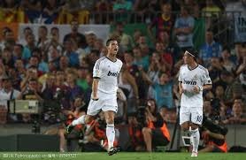 扑克中后期怎么判断优势（扑克中后期如何评估优势）