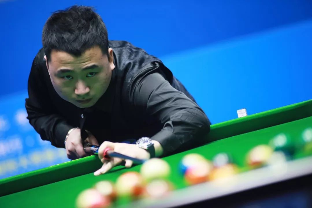 的乒乓球水 的乒乓球水