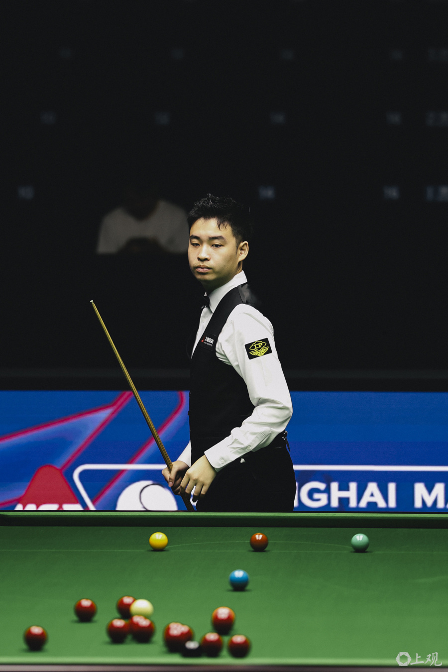 然感到力不 然感到力不